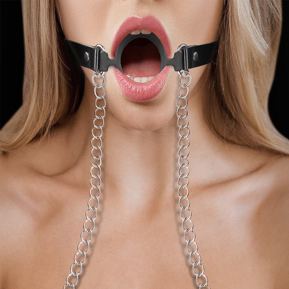 Ouch O Ring Gag com grampos de mamilo